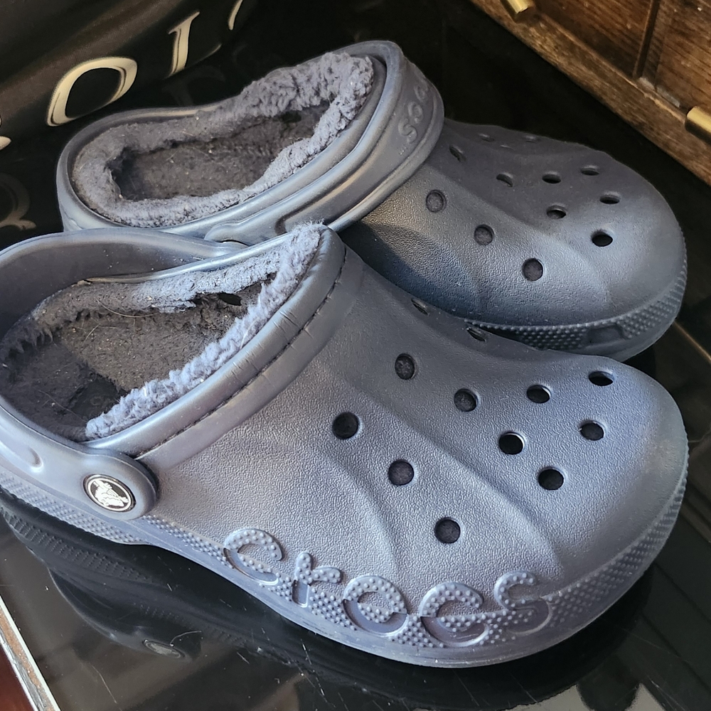 CROCS Kids Fuzzy Lined Blue Clogs